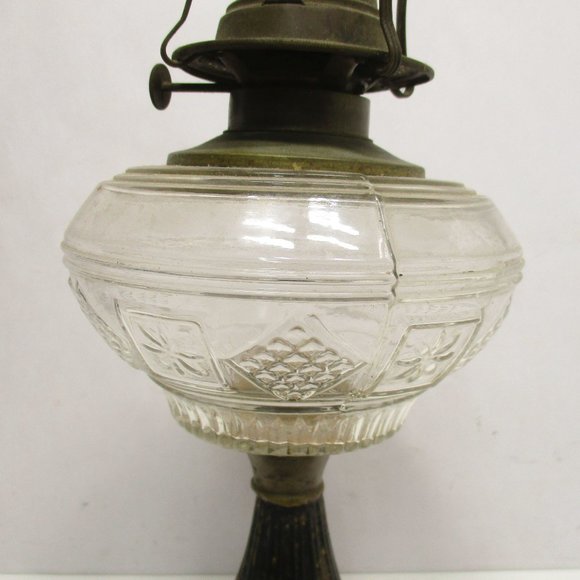 Vintage Metal Pedestal Base Oil Glass lamp - Picture 4 of 12